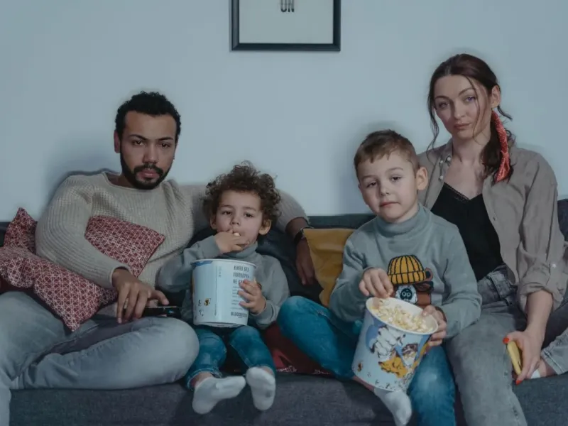 Családi mozizás otthon: a filmválasztás diplomáciája három korosztállyal