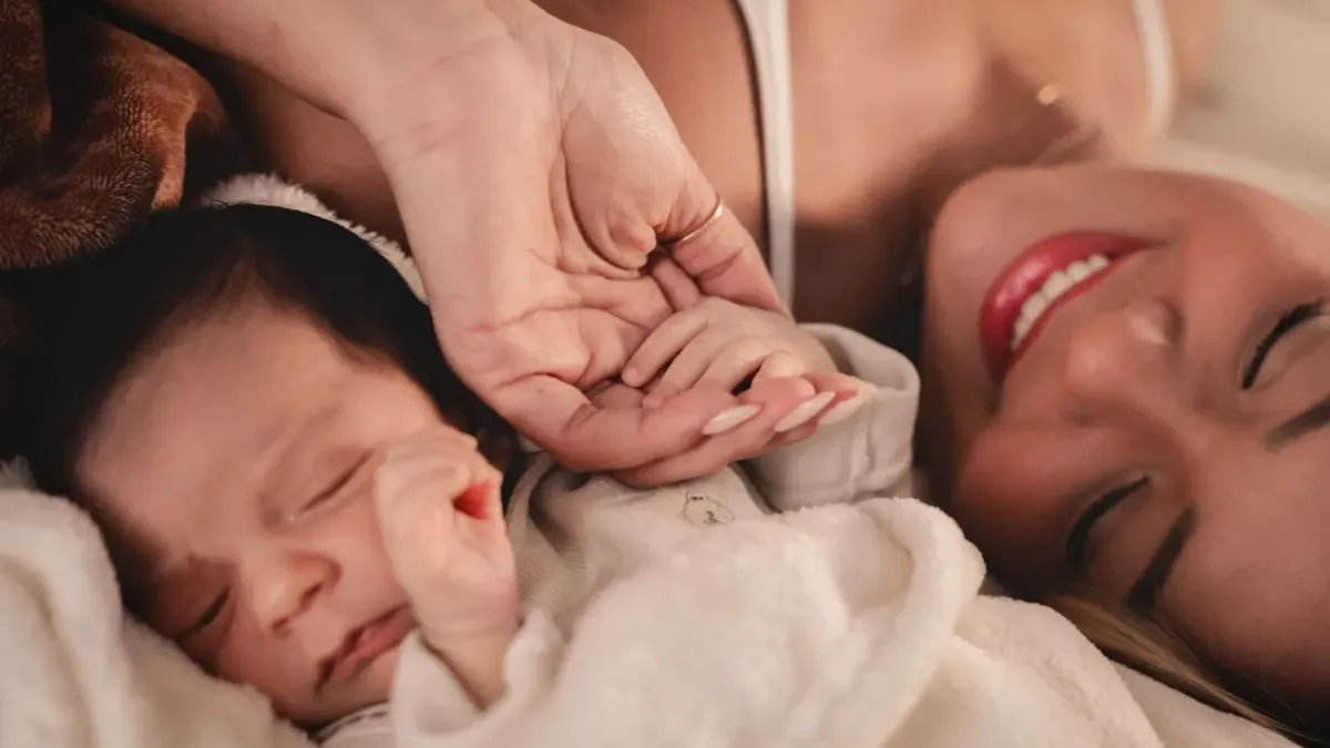 Menstruáció szülés után: mikor jön vissza, és miért más, mint volt