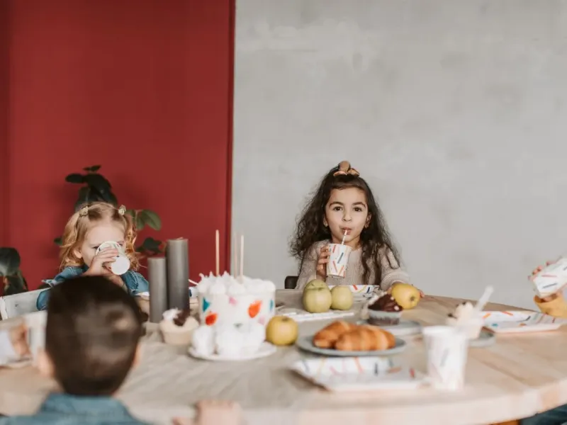 A szülinapi büféasztal, amin nem a torta a lényeg