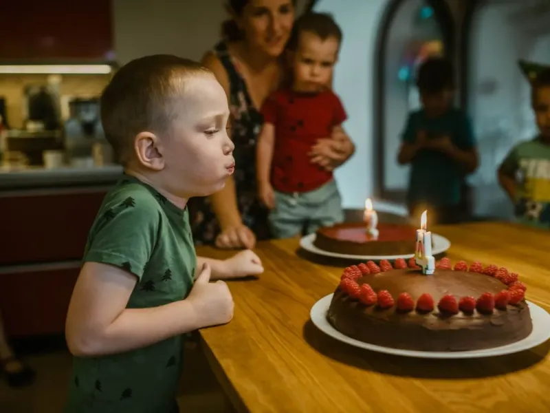 Cukor nélkül, de finoman: a gyerekszületésnap tortája