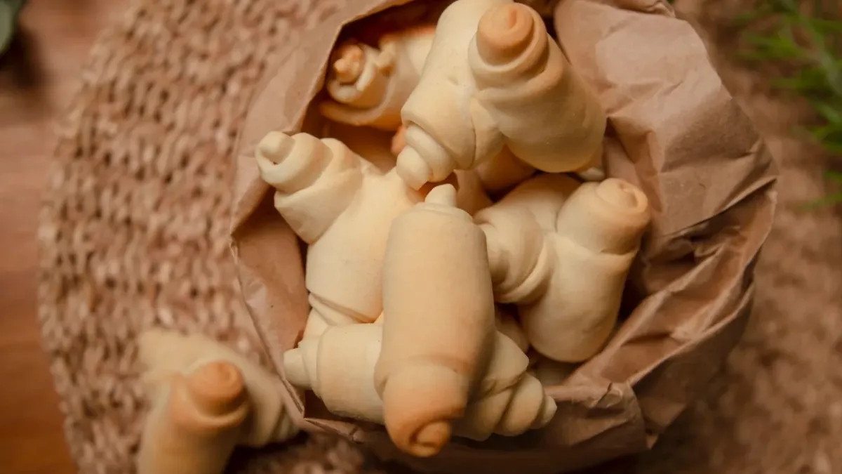 Friss kiflik barna papírzacskóban